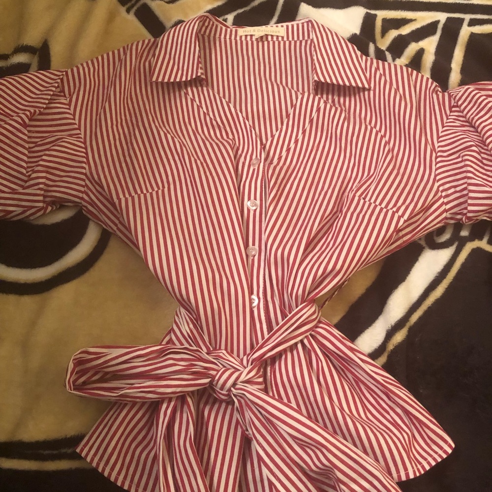 New without tag Large button up top